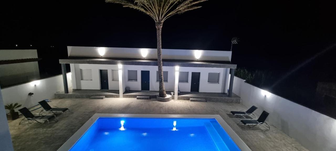 Apartamentos La Playa Barbate Exterior photo
