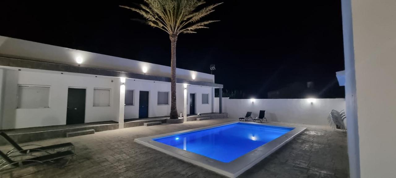 Apartamentos La Playa Barbate Exterior photo